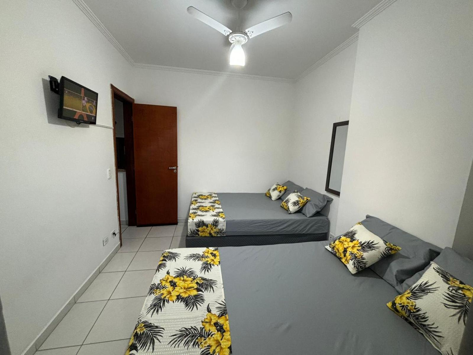 Lindo Apto 300M Praia Da Ocian E Centro - Vista Mar- Varanda Sacada - Wi-Fi 300 Mbps - Vaga De Garagem - Acomoda Ate 6 Pessoas Apartment Praia Grande  Exterior photo